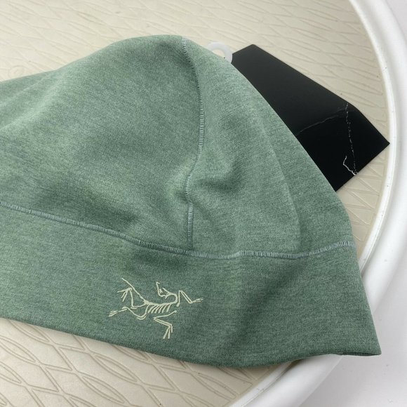arcteryx motus beanie